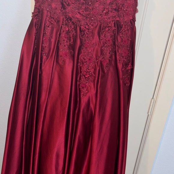 Chic Maroon cranberry red Floral Embellished Dress 12 - Picture 10 of 16